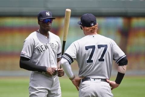 May 26, 2019: New York Yankees right left fielder Cameron Maybin (38) and New York Yankees right fielder Clint Frazier (77) discuss hitting before the start of the game during an American League game between the New York Yankees and the Kansas City Royals held at Kaufmann Stadium in Kansas City, MO CSM MLB, Baseball Herren, USA 2019: Yankees vs Royals May 26 - ZUMAc04_ 20190526_zaf_c04_197 Copyright: xRichardxUlreichx
