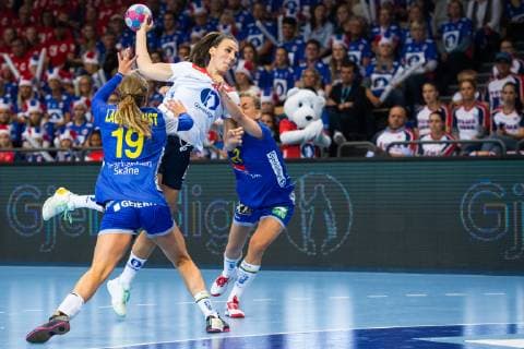 190528 Anna Lagerquist of Sweden, Marta Tomac of Norway and Nathalie Hagman of Sweden during the friendly match between Norway and Sweden on May 28, in Bekkestua,  Copyright: FREDRIKxVARFJELL BB190528FV064