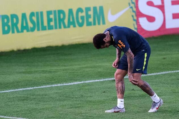 May 28, 2019 - %G - Os jogadores da SeleoÂßoÂ£o Brasileira de Futebol realizaram um treinamento de preparaoÂßoÂ£o para a Copa America Brasil 2019, na tarde desta teroÂßa-feira (28), na Granja Comary. Neymar com a moÂ£o no joelho machucado.Foto: Diego MaranhoÂ£o Sports News - May 28, 2019 - ZUMAa187 20190528_zsa_a187_002 Copyright: xDiegoxMaranhoÂ£O AmxPressx&xImax