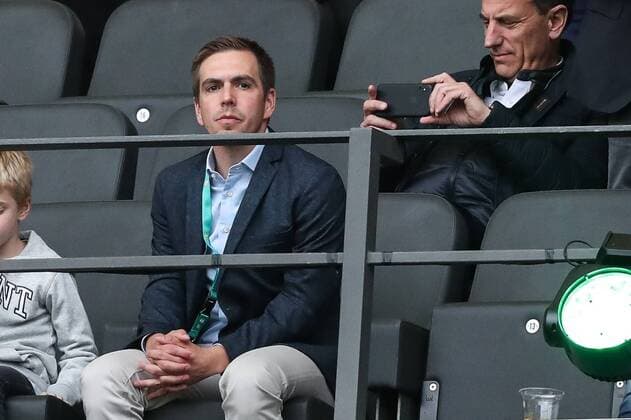 Philipp Lahm DFB Cup Final Season 2018 2019 RasenBallsport Leipzig vs. FC Bayern Munich at the Olympic Stadium in Berlin Germany, football, men, men,25 05 2019 According to the guidelines of the DFL Deutsche Fußball Liga it is forbidden to use or have used photographs taken in the stadium and or the match in the form of sequence pictures and or video-like photo sequences DFL regulations prohibit any use of photographs as image sequences and or quasi video