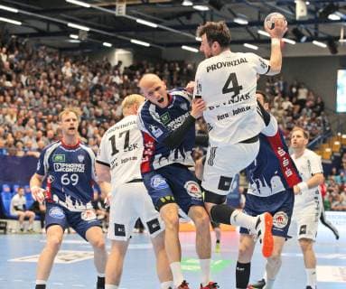 Domagoj Duvnjak THW Kiel 4 vs Tim Hornke TBV Lemgo Lippe 17 left and Isaias Guardiola TBV Lemgo Lippe 7 right , TBV Lemgo Lippe vs THW Kiel, Handball, 1 Bundesliga, 29 05 2019, TBV Lemgo Lippe vs THW Kiel, Handball, 1 Bundesliga, 29 05 2019 Lemgo Copyright: xEibner-Pressefotox xJanxStrohdiex EP_JSK