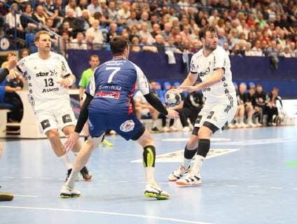 Domagoj Duvnjak THW Kiel 4 and Isaias Guardiola TBV Lemgo Lippe 7 front, TBV Lemgo Lippe vs THW Kiel, Handball, 1 Bundesliga, 29 05 2019, TBV Lemgo Lippe vs THW Kiel, Handball, 1 Bundesliga, 29 05 2019 Lemgo Copyright: xEibner-Pressefotox xJanxStrohdiex EP_JSK