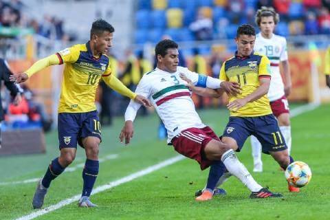 29.05.2019 GDYNIA UL. OLIMPIJSKA (POLAND) PILKA NOZNA (FOOTBALL) MISTRZOSTWA SWIATA W PILCE NOZNEJ DO LAT 20 (FIFA UNDER 20 WORLD CUP) MECZ (GAME) EKWADOR U20 - MEKSYK U20 (ECUADOR U20 - MEXICO U20) NZ (L), DIEGO LAINEZ, GILBERTO SEPULVEDA LOPEZ, (P), ALEXANDER ALVARADO FOTO TADEUSZ SKWIOT CYFRASPORT NEWSPIX.PL --- Newspix.pl  20190529TSCS6508