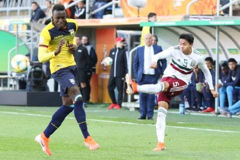 Gdynia, 29.05.2019 Pilka nozna FIFA Mistrzostwa Swiata U20 Polska 2019 Mecz Ekwador - Meksyk -- Football FIFA U-20 World Cup Poland 2019 Match Ecuador - Mexico NZ Arturo Naelson CARDENAS DELGADO , Jhon Jairo ESPINOZA IZQUIERDO Fot. Grzegorz Jedrzejewski 058sport.pl NEWSPIX.PL --- Newspix.pl  ekwador-meksyki_20190529_0010_JE