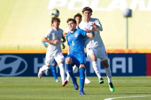 29.05.2019 Bydgoszcz Pilka nozna Mistrzostwa Swiata U20, faza grupowa, Wlochy U20 - Japonia U20 N z Davide Bettella, Kenedeiebusu Mikuni Foto Adam Starszynski PressFocus 29.05.2019 Bydgoszcz Football FIFA World Cup, WM, Weltmeisterschaft, Fussball under 20, group stage, Italy U20 - Japan U20 Davide Bettella, Kenedeiebusu Mikuni Credit Adam Starszynski PressFocus NEWSPIX.PL --- Newspix.pl  20190529PF_AS118