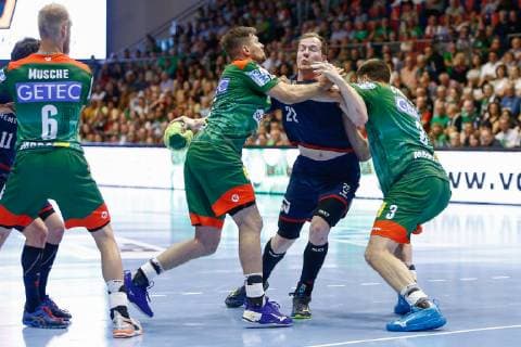 29 05 2019, xtgx, Handball DKB Bundesliga, SC Magdeburg SG Bietigheim emspor, v l Marko Bezjak Magdeburg, 25 , Jonas Link Bietigheim , Piotr Chrapkowski Magdeburg, 3 duel, duel, fight, tackle GETEC Arena