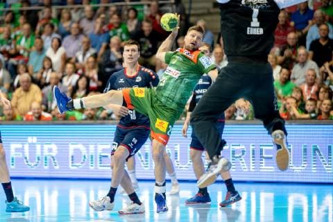 Marko Bezjak Nr 25 SC Magdeburg throws against Dominico Ebner Nr 1 SG BBM Bietigheim SC Magdeburg vs SG BBM Bietigheim SC Magdeburg vs SG BBM Bietigheim, Handball, DKB Handball Bundesliga, season 2018 2019, 29 05 2019 Magdeburg Copyright: xDanielxReinelt xEibner-Pressefotox EP_drt
