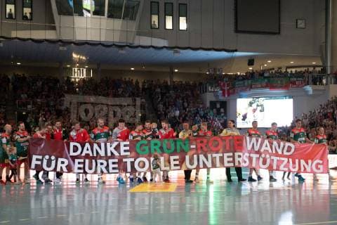 The Magdeburgers would like to thank their fans SC Magdeburg vs SG BBM Bietigheim SC Magdeburg vs SG BBM Bietigheim, Handball, DKB Handball Bundesliga, Season 2018 2019, 29 05 2019 Magdeburg Copyright: xDanielxReinelt xEibner-Pressefotox EP_drt