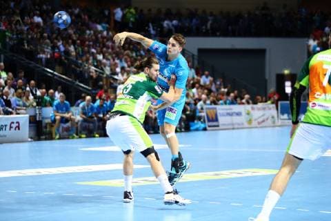 Max Haefner Stuttgarts goal throw in the duel with Olle Forsell Schefvert Wetzlar HSG Wetzlar vs TVB Stuttgart, Handball, 1 League, 29 05 2019 HSG Wetzlar vs TVB Stuttgart, Handball, 1 League, 29 05 2019 Wetzlar Copyright: xWeissx Eibner-Pressefotox EP_rws