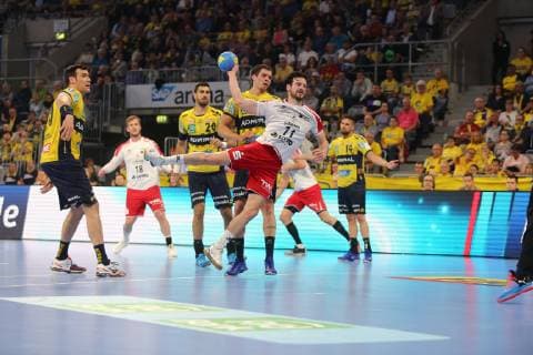 Jonathan Scholz Ludwigshafen throwing against Vladan Lipovina Loewen playing Rhein Neckar Loewen vs Die Eulen Ludwigshafen in the 1 Handball Bundesliga on 29 02 2019, Rhein Neckar Loewen vs Die Eulen Ludwigshafen, Handball, 1 Handball Bundesliga, 29 02 2019 Mannheim Copyright: xMichaelxBermel Eibner-Pressefotox EP_mbl
