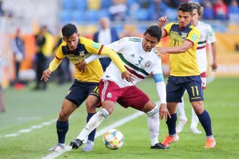 May 29, 2019 - Gdynia, pomorskie, Poland - Jordan Rezabala (10), Alexander Alvarado(11) of Ecuador and Gilberto Sepulveda (3) of Mexico in action during the FIFA U-20 World Cup match between Ecuador and Mexico (GROUP B) at Gdynia stadium. Ecuador v Mexico at Gdynia stadium in Gdynia, Poland - 29 May 2019 - ZUMAs197 20190529_zab_s197_040 Copyright: xTomaszxZasinskix