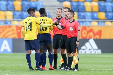 May 29, 2019 - Gdynia, pomorskie, Poland - Richard Mina(14) , Sergio Quintero (16) of Ecuador and referees: Ivan Kruzliak (ref), Tomas Somolani (as.ref), Branislav Hancko (as.ref) during the FIFA U-20 World Cup match between Ecuador and Mexico (GROUP B) at Gdynia stadium. Ecuador v Mexico at Gdynia stadium in Gdynia, Poland - 29 May 2019 - ZUMAs197 20190529_zab_s197_069 Copyright: xTomaszxZasinskix