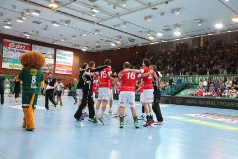 Victory celebration at Bergischer HC, TSV GWD Minden vs. Bergischer HC, Handball, 1 Bundesliga, 29 05 2019, TSV GWD Minden vs. Bergischer HC, Handball, 1 Bundesliga, 29 05 2019 Minden Copyright: xEibner-Pressefotox xJanxStrohdiekx EP_JSK