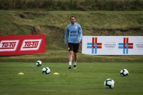 Fußball, Copa America, Nationalteam Uruguay Training Uruguay s national soccer team player Diego Godin takes part in a training session, in Montevideo, Uruguay, 31 May 2019, to prepare for the Copa America. Uruguay s national soccer team training session !ACHTUNG: NUR REDAKTIONELLE NUTZUNG!  Copyright: xRaulxMartinezx AME8635 20190531-636949271124100330