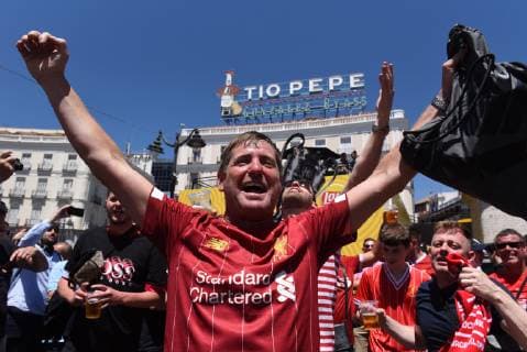 May 31, 2019 - Madrid, Madrid, Spain - A Liverpool fan is seen shouting slogans at the central square..Liverpool and Tottenham fans gather at the squares in central Madrid ahead of the UEFA Champions League Final between Liverpool F.C. (UK) and Tottenham Hotspur F.C. (UK), which will be celebrated on Saturday, June 1 2019 at Wanda Metropolitano stadium in Madrid. Liverpool and Tottenham Fans in Madrid, Spain - 31 May 2019 - ZUMAs197 20190531_zaa_s197_081 Copyright: xJohnxMilnerx