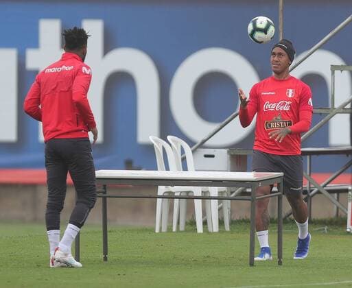 Peru s national soccer team player Renato Tapia (R) participates in a training session to prepare the 2019 Brazil Copa America, at the Videna sports complex, in Lima, Peru, 31 May 2019. Peru s national soccer team training session !ACHTUNG: NUR REDAKTIONELLE NUTZUNG!  Copyright: xErnestoxAriasx AME8669 20190531-636949284822067366