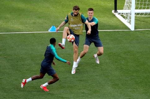 Fußball, CL Finale, Tottenham Hotspur Abschlusstraining Tottenham forward Fernando Llorente (C) attends a team s training session at the Wanda Metropolitano stadium in Madrid, Spain, 31 May 2019. Tottenham Hotspur will face Liverpool FC in the 2019 UEFA Champions League final at the Wanda Metropolitano stadium in Madrid, Spain, on 01 June 2019. UCL Final 2019 - Tottenham Hotspur training !ACHTUNG: NUR REDAKTIONELLE NUTZUNG!  Copyright: xJuanjoxMartinx GRAF1576 20190531-636949311477320985
