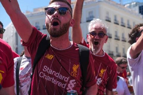 May 31, 2019 - Madrid, Spain - Liverpool supporters sing in Madrid on May 31, 2019 on the eve of the UEFA Champions League final football match against Tottenham Hotspur. Tottenham And Liverpool Fans In Madrid  - ZUMAn230 20190531_zaa_n230_567 Copyright: xAntonioxNaviax