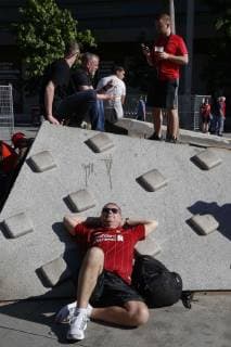 Liverpool soccer fans gather at Felipe II square in Madrid, Spain, 01 June 2019. A fan zone has been placed at the square for Liverpool fans to gather before heading to the Wanda Metropolitano Stadium to attend the 2019 Champions League Final between Liverpool and Tottenham. Liverpool fans in Madrid !ACHTUNG: NUR REDAKTIONELLE NUTZUNG!  Copyright: xPacoxCamposx GRAF1835 20190601-636949834264554829