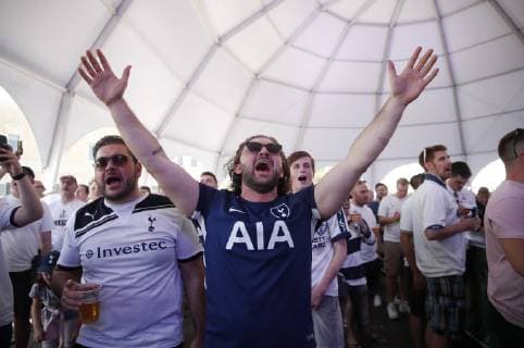 Tottenham fans gather in the fans zone to take selfies before the UEFA Champions League match at Wanda Metropolitano Stadium, Madrid. Picture date: 1st June 2019. Picture credit should read: David Klein Sportimage EDITORIAL USE ONLY. No use with unauthorised audio, video, data, fixture lists, club league logos or live services. Online in-match use limited to 120 images, no video emulation. No use in betting, games or single club league player publications. SPI-0089-0006