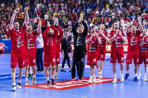 Cologne, Germany 01 June 2019 Handball EHF CL Semifinal Telekom Veszprem HC vs PGE Vive Kielce the team of Veszprem, final cheer final cheer emotion joy Cologne Lanxess Arena Germany