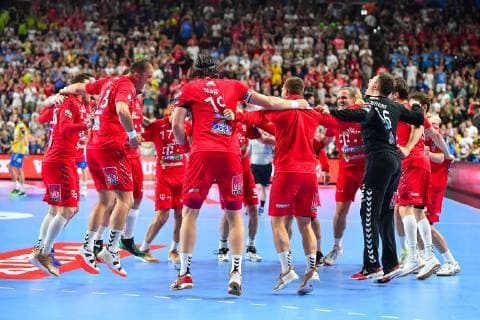 Handball, EHF CL, Final Four, Telekom Veszprem HC - PGE Vive Kielce 2019.06.01 Kolonia Pilka reczna EHF Velux Final4 Liga Mistrzow 2019 Polfinal Telekom Veszprem - PGE Vive Kielce N Z radosc po wygranej veszprem Foto Pawel Andrachiewicz PressFocus 2019.06.01 Cologne Handball EHF Velux Final4 Champions League Semi-final Telekom Veszprem - PGE Vive Kielce radosc po wygranej veszprem Photo Pawel Andrachiewicz PressFocus NEWSPIX.PL --- Newspix.pl  20190601_PF_PA043