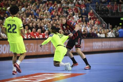 Dainis Kristopans HC Vardar, right against Gilberto Duarte FC Barcelona Lassa , Handball, Men, Velux EHF Final Four, 2 Semifinals, FC Barcelona Lassa vs. HC Vardar Skopje, 01 06 19 Cologne Lanxess Arena Nordrhein Westfalen Germany