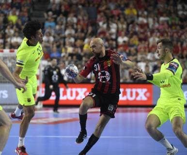 Timur Dibirov HC Vardar between Thiagus Goncalves dos Santos left and Aleix Gomez both FC Barcelona Lassa , Handball, Men, Velux EHF Final Four, 2 Semifinals, FC Barcelona Lassa vs HC Vardar Skopje, 01 06 19 Cologne Lanxess Arena Nordrhein Westfalen Germany