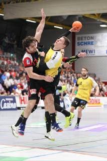 Max Jaeger HSC 2000 Coburg 6 vs Luka Rakovic TuS N Luebbecke 17 left , TuS N Luebbecke vs HSC 2000 Coburg, Handball, 2 Bundesliga, 01 06 2019, TuS N Luebbecke vs HSC 2000 Coburg, Handball, 2 Bundesliga, 01 06 2019 Luebbecke Copyright: xEibner-Pressefoto Strohdiekx ep_jsk