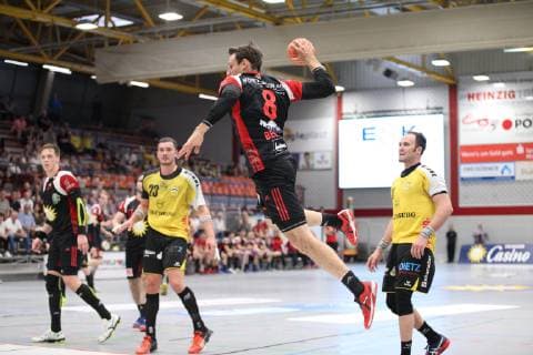 Jens Bechtloff TuS N Luebbecke 8 free in front of goal, TuS N Luebbecke vs HSC 2000 Coburg, Handball, 2 Bundesliga, 01 06 2019, TuS N Luebbecke vs HSC 2000 Coburg, Handball, 2 Bundesliga, 01 06 2019 Luebbecke Copyright: xEibner-Pressefoto Strohdiekx ep_jsk