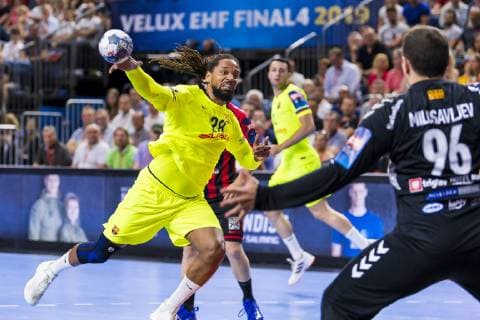 Cologne, Germany 01 June 2019 Handball EHF CL Semifinals FC Barcelona vs HC Vardar Skobje v li Gilberto Brito Duarte Barcelona , Dejan Milosavljev HC Vardar Köln Lanxess Arena Deutschland
