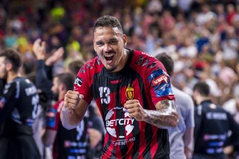 Cologne, Germany 01 June 2019 Handball EHF CL Semifinal FC Barcelona vs. HC Vardar Skobje Rogerio Ferreira Moreas HC Vardar Final Cheers Final Cheers Emotion Joy Cologne Lanxess Arena Germany