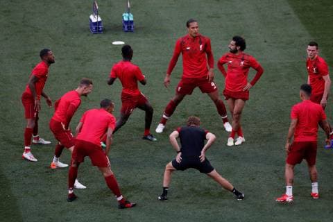 Liverpool s players warm up prior the UEFA Champions League final between Tottenham Hotspur and Liverpool FC at Wanda Metropolitano stadium in Madrid, Spain, 01 June 2019. UCL Final 2019 - Tottenham Hotspur vs Liverpool FC !ACHTUNG: NUR REDAKTIONELLE NUTZUNG!  Copyright: xJuanxCarlosxHidalgox GRAF2113 20190601-636950178773883785