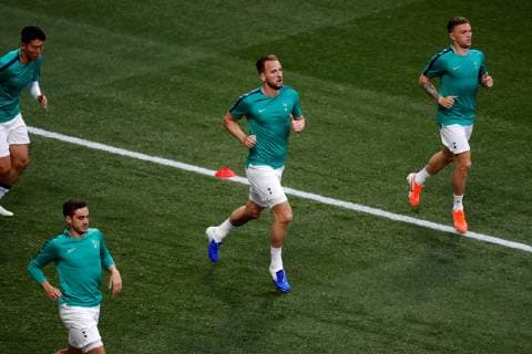 Tottenham s striker Harry Kane (C) warms up prior the UEFA Champions League final between Tottenham Hotspur and Liverpool FC at Wanda Metropolitano stadium in Madrid, Spain, 01 June 2019. UCL Final 2019 - Tottenham Hotspur vs Liverpool FC !ACHTUNG: NUR REDAKTIONELLE NUTZUNG!  Copyright: xJuanxCarlosxHidalgox GRAF2111 20190601-636950179436161740