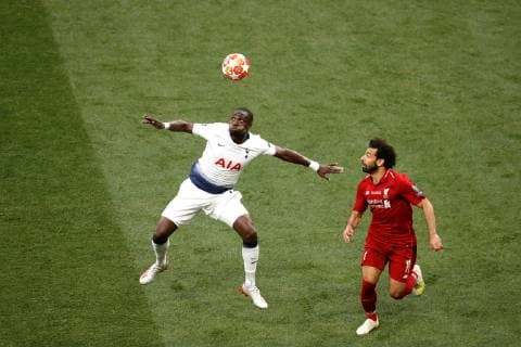 Tottenham s midfielder Moussa Sissoko (L) duels for the ball against Liverpool s winger Mohamed Salah (R) during the UEFA Champions League final between Tottenham Hotspur and Liverpool FC at Wanda Metropolitano stadium in Madrid, Spain, 01 June 2019. UCL Final 2019 - Tottenham Hotspur vs Liverpool FC !ACHTUNG: NUR REDAKTIONELLE NUTZUNG!  Copyright: xJuanxCarlosxHidalgox GRAF2187 20190601-636950210648765192