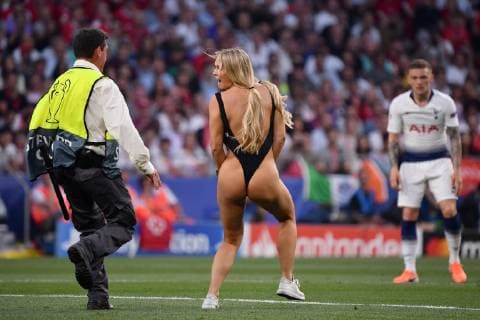 Photo Alfredo Falcone - LaPresse 01 06 2019 Madrid (spain) Soccer Liverpool - Tottenham Final Uefa Champions League 2018 2019 - Wanda Metropolitano Stadium of Madrid In the pic: field invasion by a fan  Copyright: xAlfredoxFalcone LaPressex