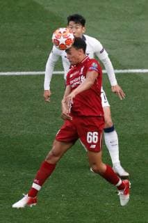 Tottenham s forward Son (L) duels for the ball against Liverpool s defender Trent Alexander-Arnold (R) during the UEFA Champions League final between Tottenham Hotspur and Liverpool FC at Wanda Metropolitano stadium in Madrid, Spain, 01 June 2019. UCL Final 2019 - Tottenham Hotspur vs Liverpool FC !ACHTUNG: NUR REDAKTIONELLE NUTZUNG!  Copyright: xJuanxCarlosxHidalgox GRAF2200 20190601-636950212734055458