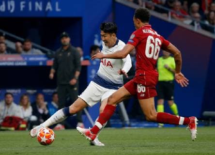 SOCCER - CL, Tottenham vs Liverpool MADRID,SPAIN,01.JUN.19 - SOCCER - UEFA Champions League, final, Tottenham Hotspur vs Liverpool FC. Image shows Heung-Min Son (Tottenham) and Trent Alexander-Arnold (Liverpool). GEPAxpictures xDavidxRodriguez