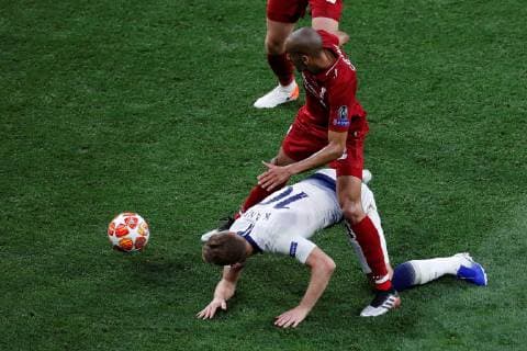 Tottenham s forward Harry Kane (L) duels for the ball against Liverpool s midfielder Fabinho (R) during the UEFA Champions League final between Tottenham Hotspur and Liverpool FC at Wanda Metropolitano stadium in Madrid, Spain, 01 June 2019. UCL Final 2019 - Tottenham Hotspur vs Liverpool FC !ACHTUNG: NUR REDAKTIONELLE NUTZUNG!  Copyright: xJuanxCarlosxHidalgox GRAF2213 20190601-636950219296218822