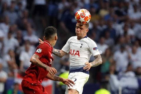 Tottenham s defender Kieran Trippier (R) duels for the ball against Liverpool s forward Roberto Firmino (L) during the UEFA Champions League final between Tottenham Hotspur and Liverpool FC at Wanda Metropolitano stadium in Madrid, Spain, 01 June 2019. UCL Final 2019 - Tottenham Hotspur vs Liverpool FC !ACHTUNG: NUR REDAKTIONELLE NUTZUNG!  Copyright: xJuanjoxMartínx GRAF2219 20190601-636950225505121341