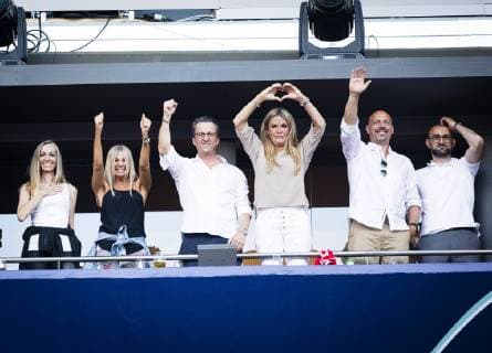 Madrid, 01 06 2019 Ulla Sandrock forms with her hands a heart for her husband Coach Jürgen Klopp Liverpool Tottenham Hotspur FC Liverpool