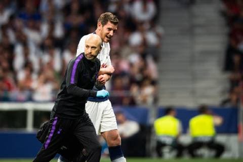 190601 Jan Vertonghen of Tottenham reaches for his arm during the UEFA Champions League final between Tottenham and Liverpool on June 1, 2019 in Madrid Photo Petter Arvidson BILDBYRAN kod PA 92302,  Copyright: PETTERxARVIDSON BB190601PA099