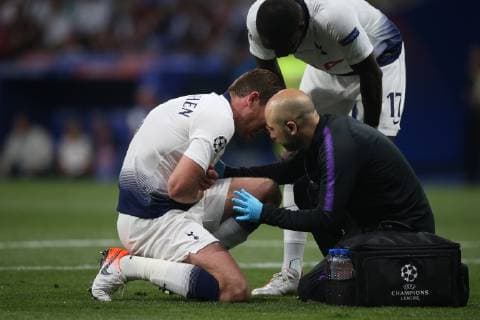 Tottenham Hotspur v Liverpool UEFA Champions League Final Jan Vertonghen receives treatment during the UEFA Champions League Final at the Wanda Metropolitano Stadium, Madrid Content Not Available For UK Newspapers Copyright: xPaulxChestertonx FIL-13310-0128