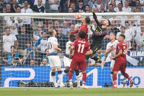 Madrid, Spain, 01 06 2019, UEFA Champions League 2018 19 Season, Final, Tottenham Hotspur FC Liverpool, Virgil Van Dijk Liverpool FC and Goalkeeper Hugo Lloris Tottenham Hotspur battle for the ball Defodi 01059001175 Defodi-059