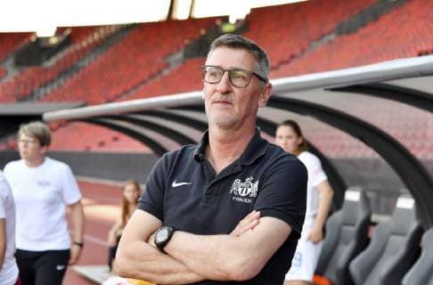 01 06 2019 Zuerich Letzigrund,Football Women Season 2018 2019 FC Zuerich BSC Young Boys Im Bild Andy Ladner Trainer FCZ Women Action c Manuel Geisser