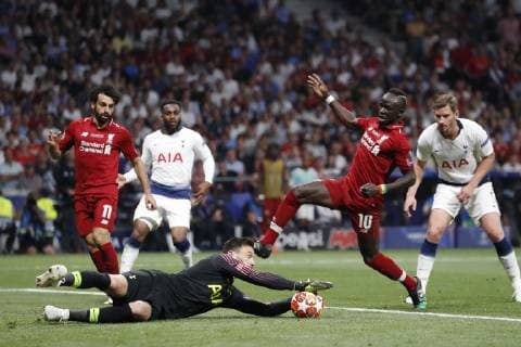(l-r) Mo Salah of Liverpool FC, Danny Rose of Tottenham Hotspur FC, Tottenham Hotspur FC goalkeeper Hugo Lloris, Sadio Mane of Liverpool FC, Jan Vertonghen of Tottenham Hotspur FC during the UEFA Champions League final match between Tottenham Hotspur FC and Liverpool FC at Estadio Metropolitano on June 01, 2019 in Madrid, Spain UEFA Champions League 2018 2019 xVIxVIxImagesx xMauricexvanxSteenxIVx 14632983