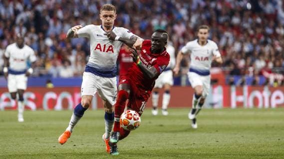 Madrid, Spain, 01 06 2019, UEFA Champions League 2018 19 Season, Final, Tottenham Hotspur FC Liverpool, Kieran Trippier Tottenham and Sadio Mane Liverpool battle for the ball Defodi 09 523 097709 Defodi-523
