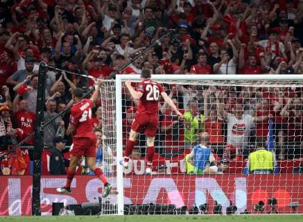 Tottenham Hotspur v Liverpool UEFA Champions League Final Andrew Robertson and Rhian Brewster of Liverpool celebrate during the UEFA Champions League Final at the Wanda Metropolitano Stadium, Madrid Content Not Available For UK Newspapers Copyright: xPaulxChestertonx FIL-13310-0243