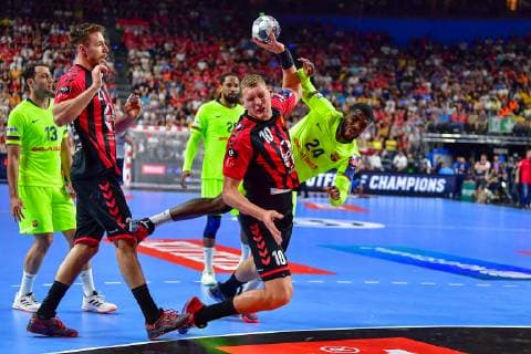 VELUX EHF FINAL4 2019 VELUX EHF FINAL4 2019 Semifinals Barca Lassa HC Vardar 01 06 2019 LANXESS Arena Cologne Dainis Kristopans 10 Vardar opposes the defence of Barca by Cologne 01 06 19 Handball , North Rhine-Westphalia Germany
