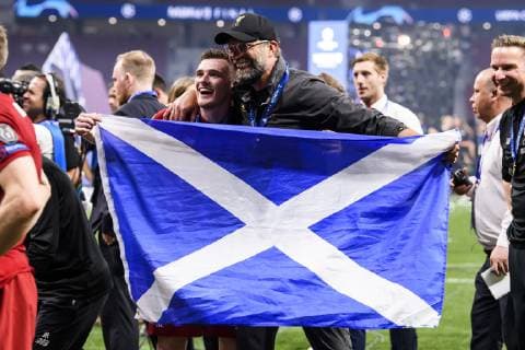 01 06 2019, xkvx, Football UEFA Champions League Final, Tottenham Hotspur FC Liverpool emspor, v l Head Coach Coach Juergen Klopp FC Liverpool celebrates with Team DFL DFB REGULATIONS PROHIBIT ANY USE OF PHOTOGRAPHS as IMAGE SEQUENCES and or QUASI VIDEO Madrid